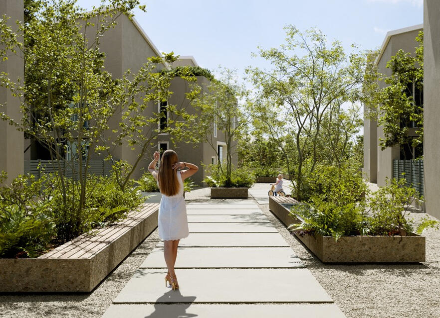 Ogni edificio dispone di un ascensore, di un ampio parcheggio coperto e i vostri ospiti possono sempre trovare un posto auto. Questo è il nuovo stile di vita!